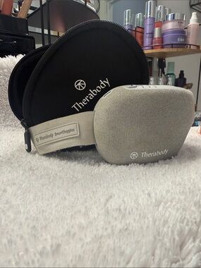 Therabody SmartGoggles Eye Massager in Light Gray with Black Case